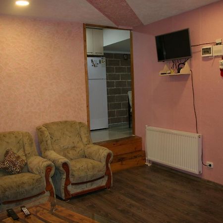 Guest House Nima Borjomi ภายนอก รูปภาพ