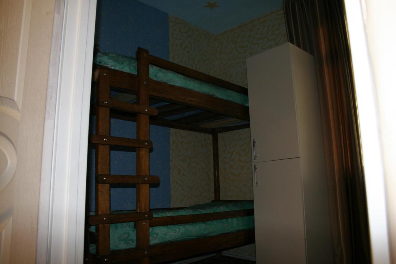Guest House Nima Borjomi ภายนอก รูปภาพ