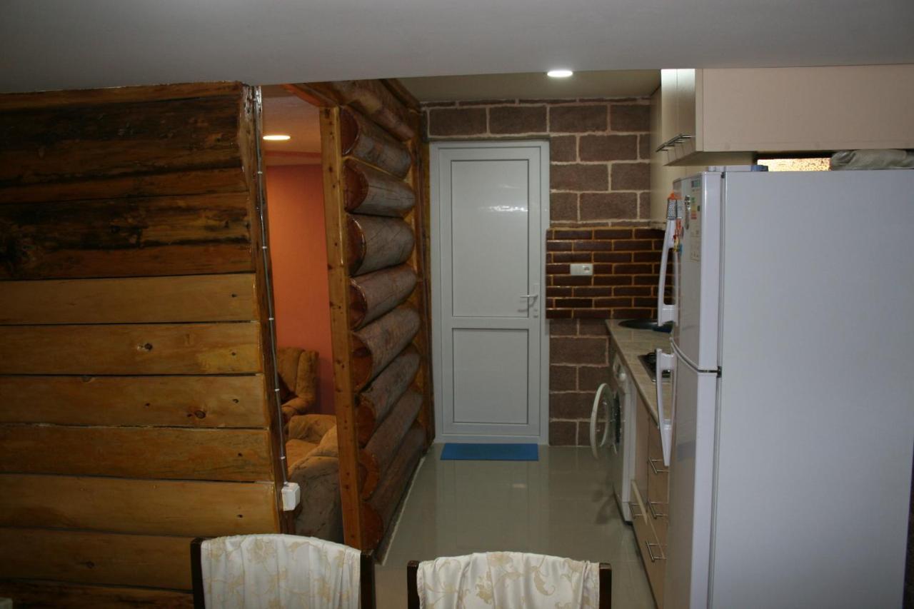 Guest House Nima Borjomi ภายนอก รูปภาพ